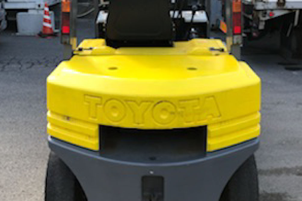 塗装前のフォークリフト