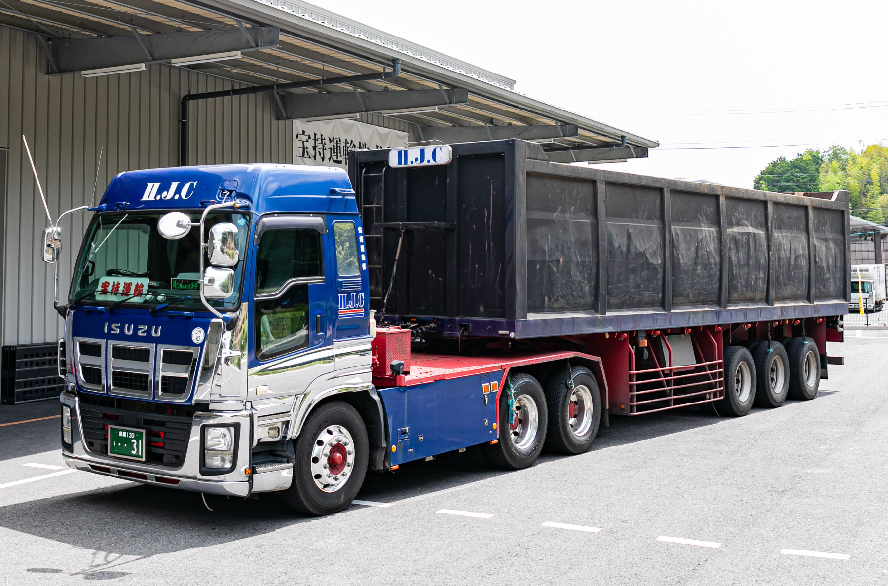 トレーラーの写真