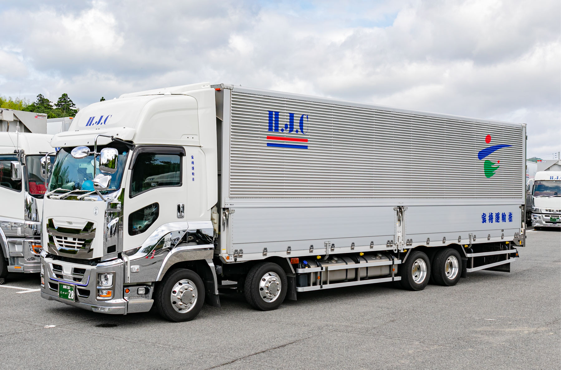 中長距離 大型ウィング車の写真